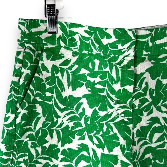 J Crew Factory Printed 5 Inch Basketweave Shorts, Bright Green Floral, Size 6 - Picture 2 of 9